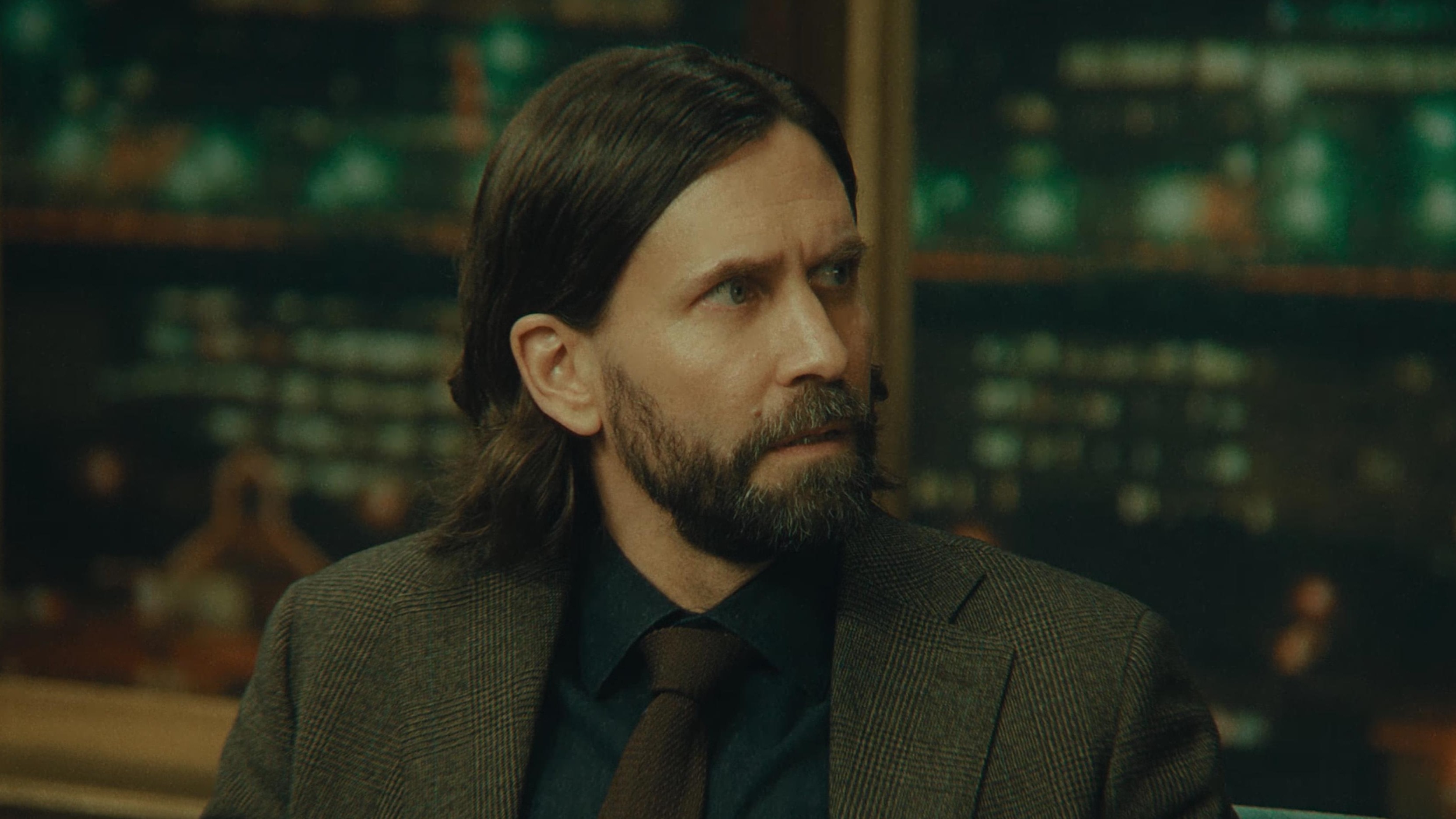 Live action Alan Wake looks confused