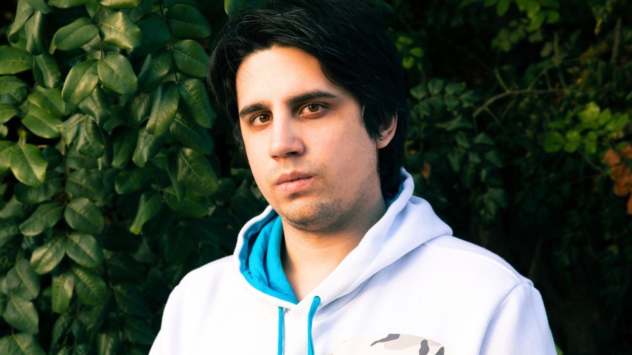 IWillDominate in his Cloud9 gear in League of Legends