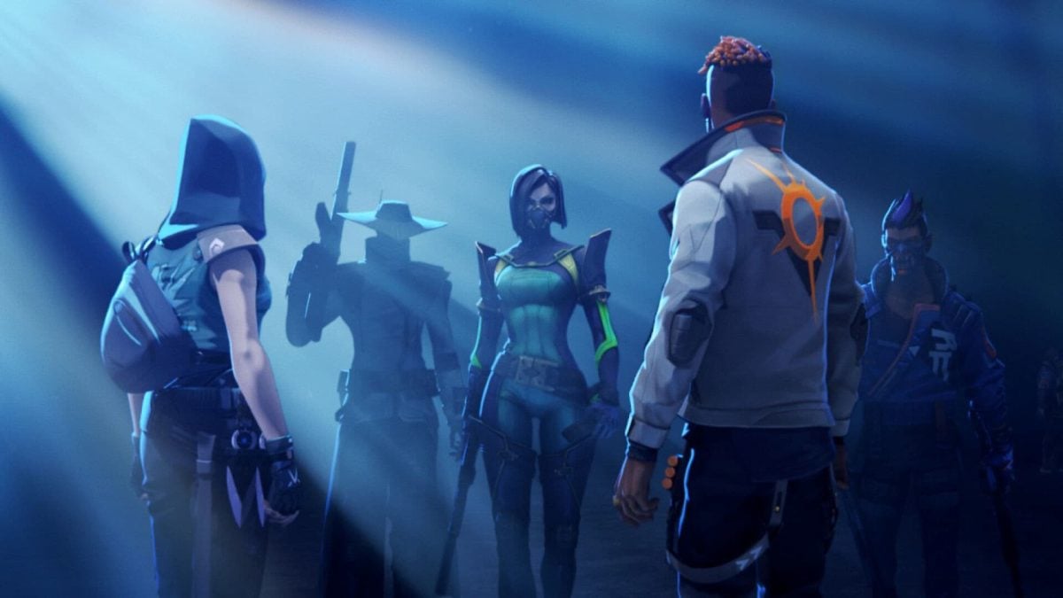 Jett and Phoenix watch as Cypher, Viper, and Yoru walk out of the shadows.