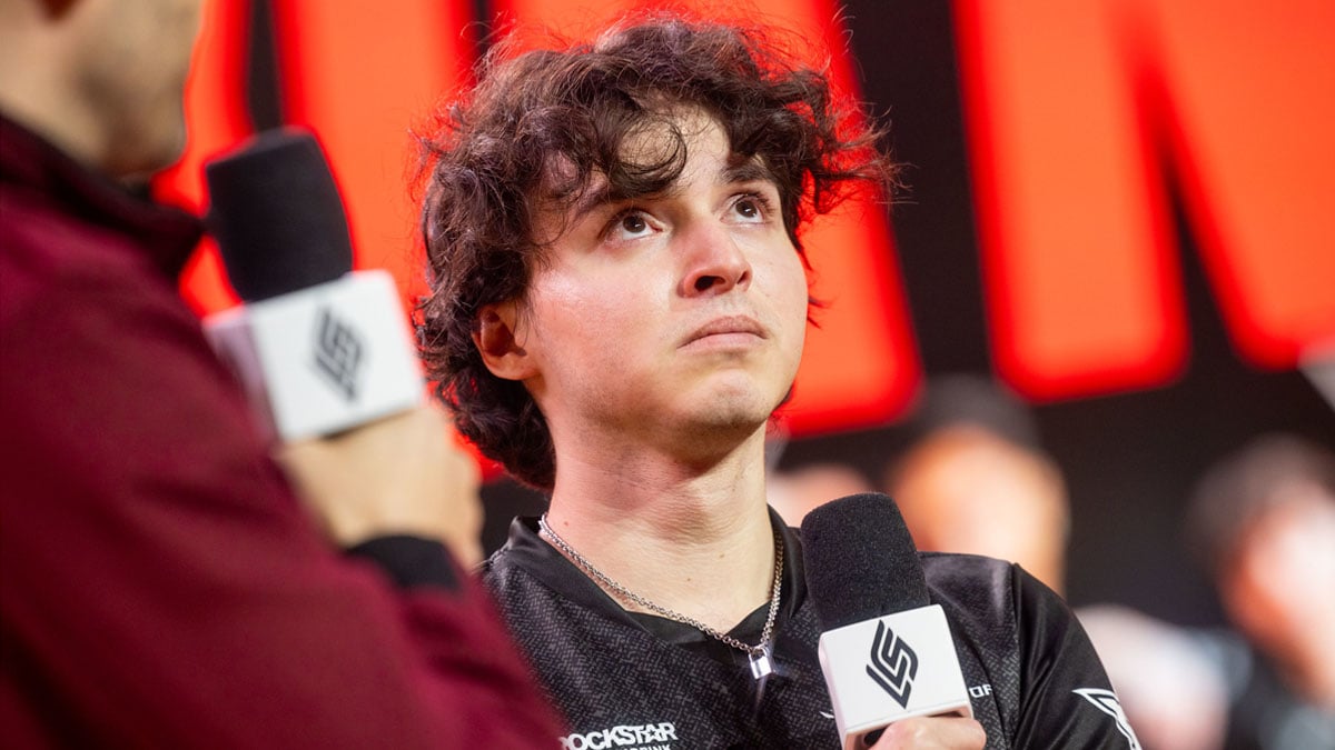 Contractz holds an LCS microphone after his loss against Dignitas in the LCS.