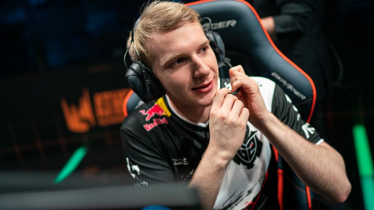 Picture showing Jankos adjusting his mic while playing the LoL Esports Photos lolesports Follow LEC Summer Final 2019 in Athens.