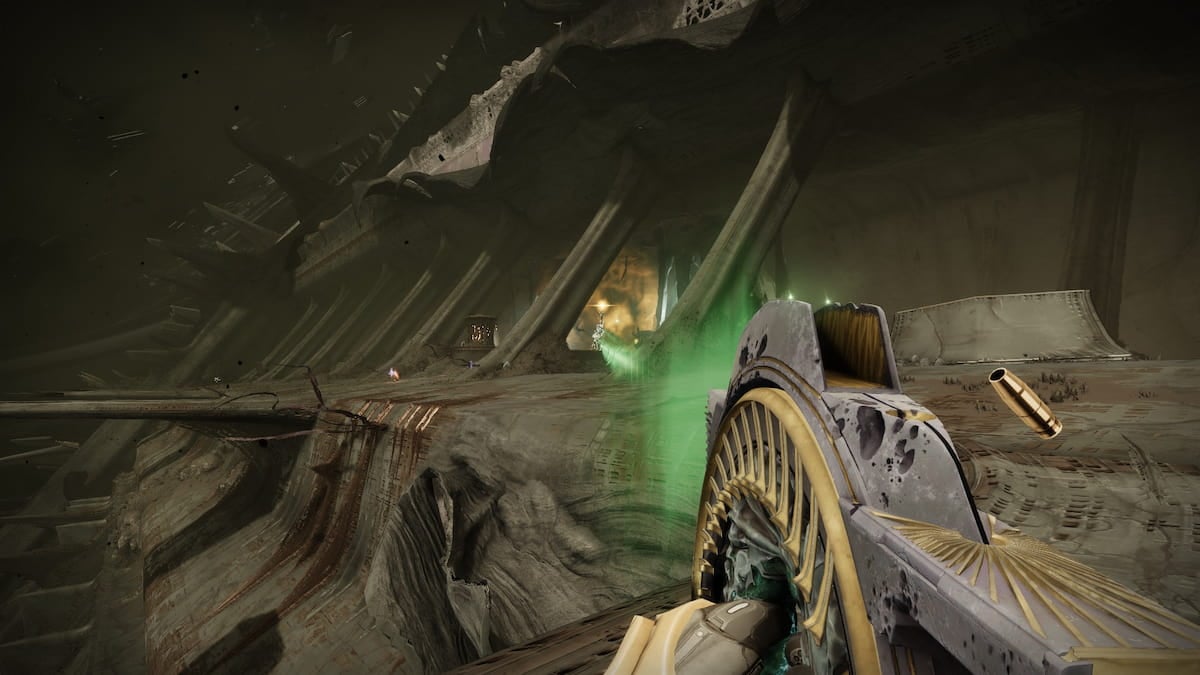 A guardian fires Barrow-Dyad in the back of the Trenchway.