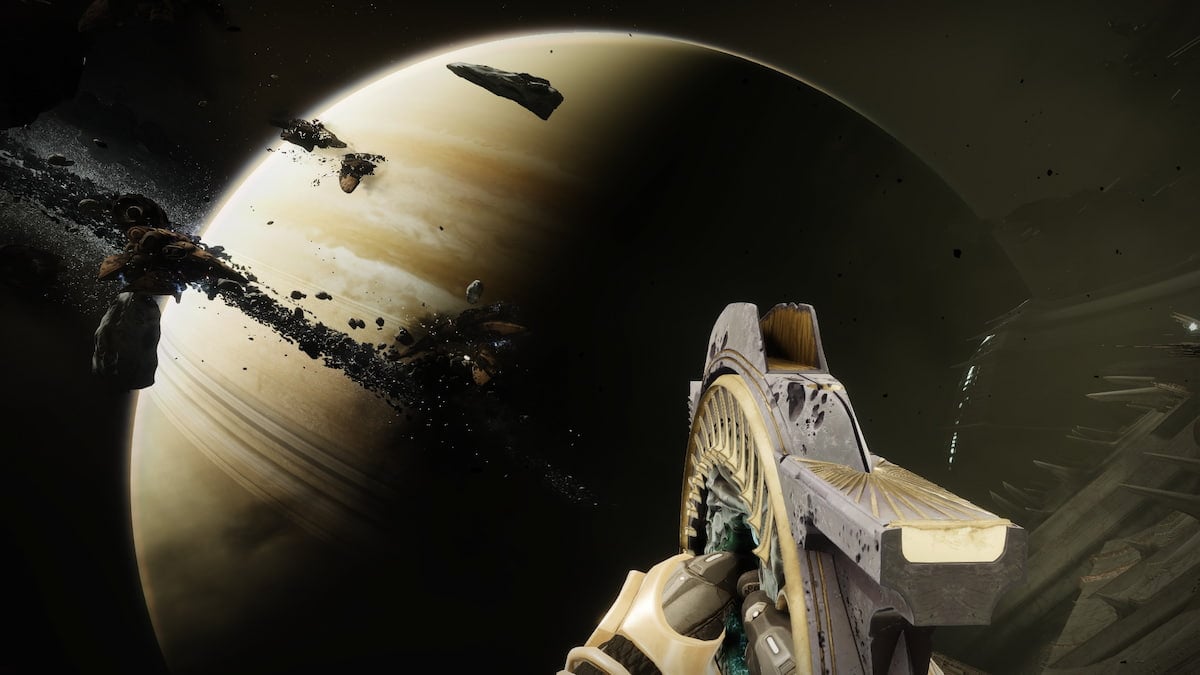 The Guardian holds Barrow-Dyad in the Dreadnaught's Trenchway, with Saturn in sight.