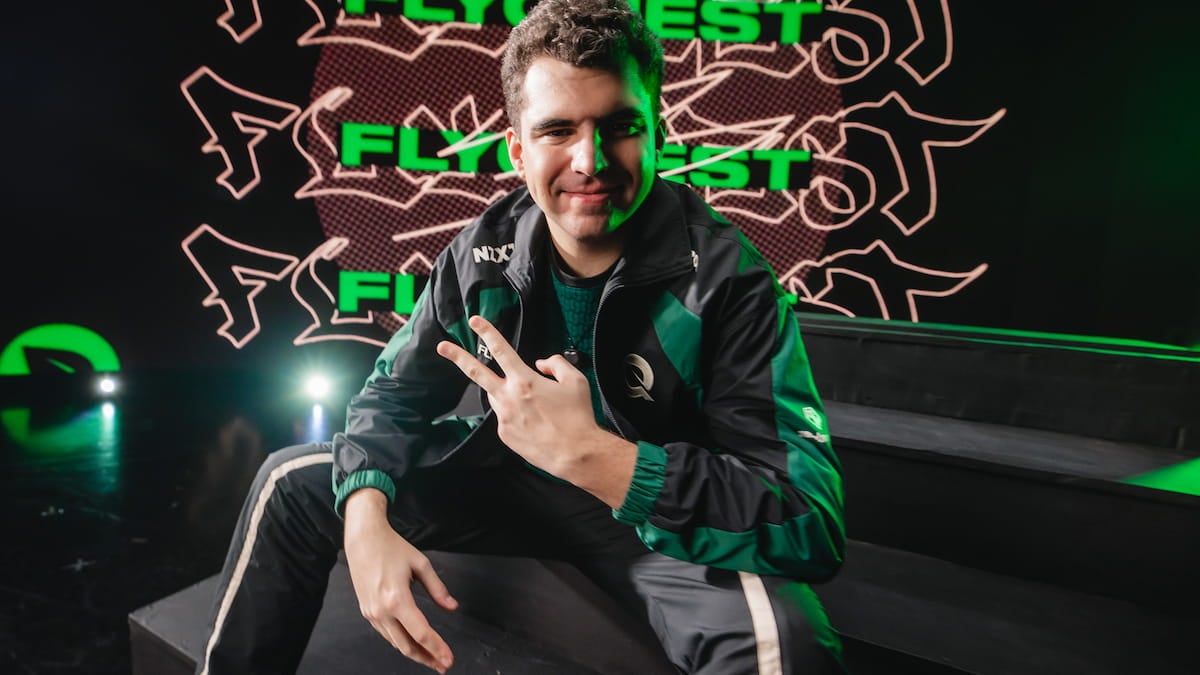 Picture showing Bwipo wearing the FlyQuest jersey in League of Legends.