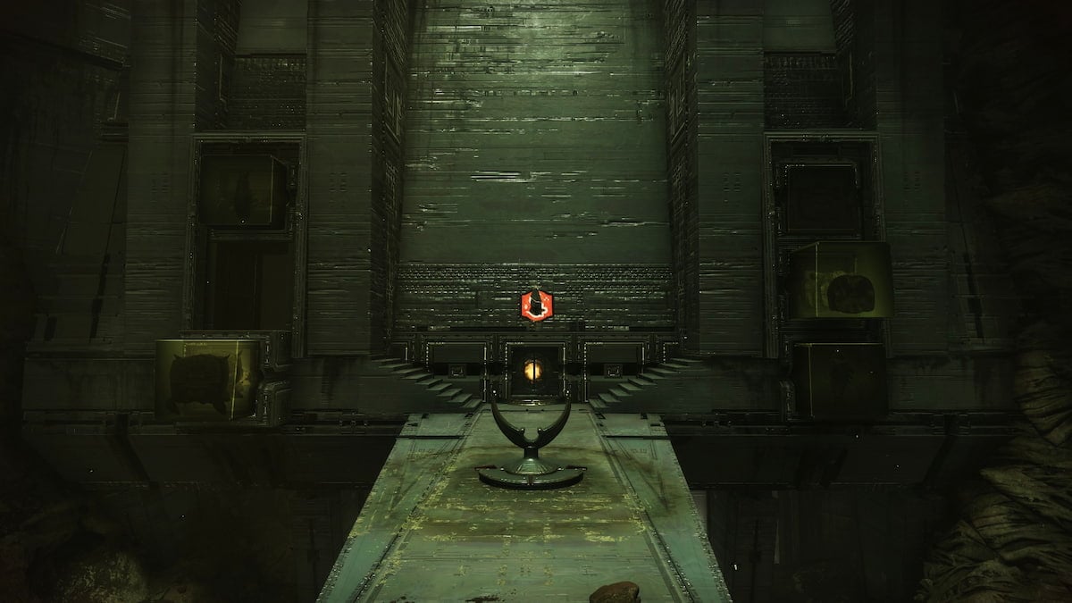 A room with the Worm glyph in the Sundered Doctrine dungeon. There's an opening to the left of the glyph.