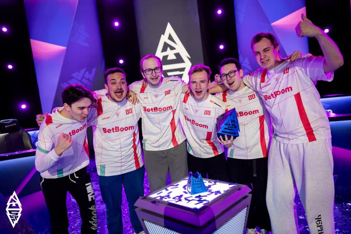 BetBoom Team members celebrating their win on the BLAST Slam I stage