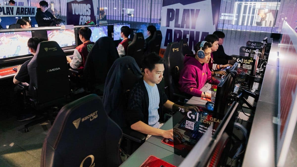 An image of Riot Phroxzon playing League of Legends while on a trip to watch pro tournaments in Korea.