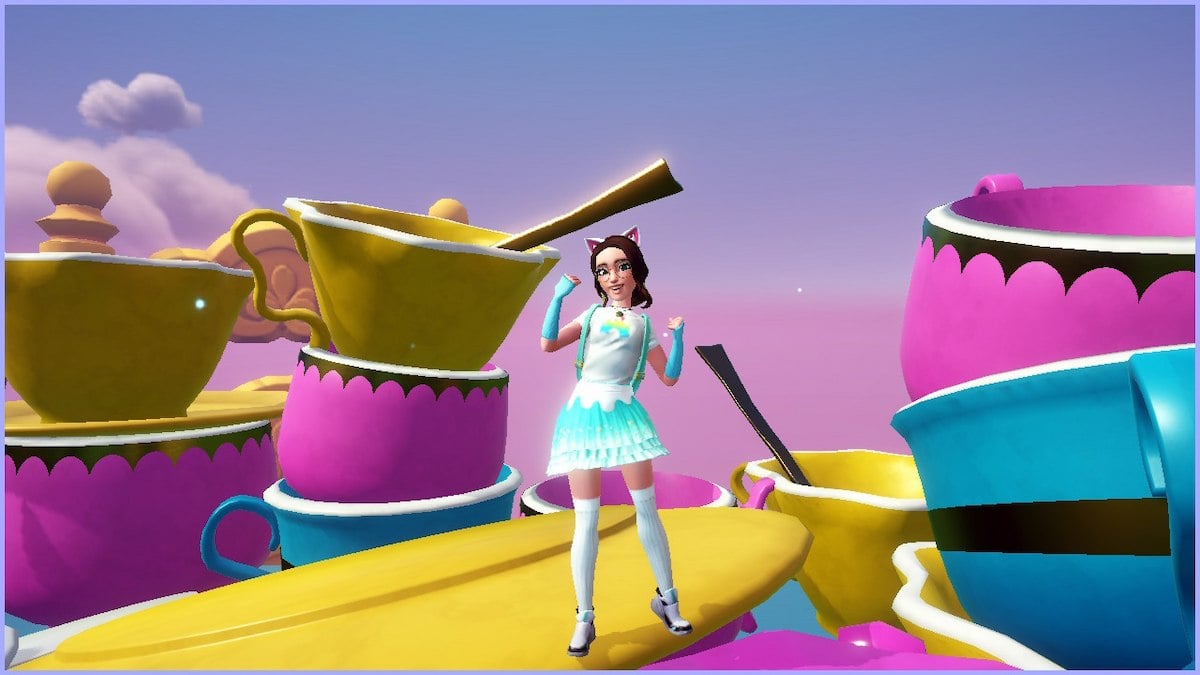 A tiny player on the tea table in the DDV Alice in Wonderland Realm.