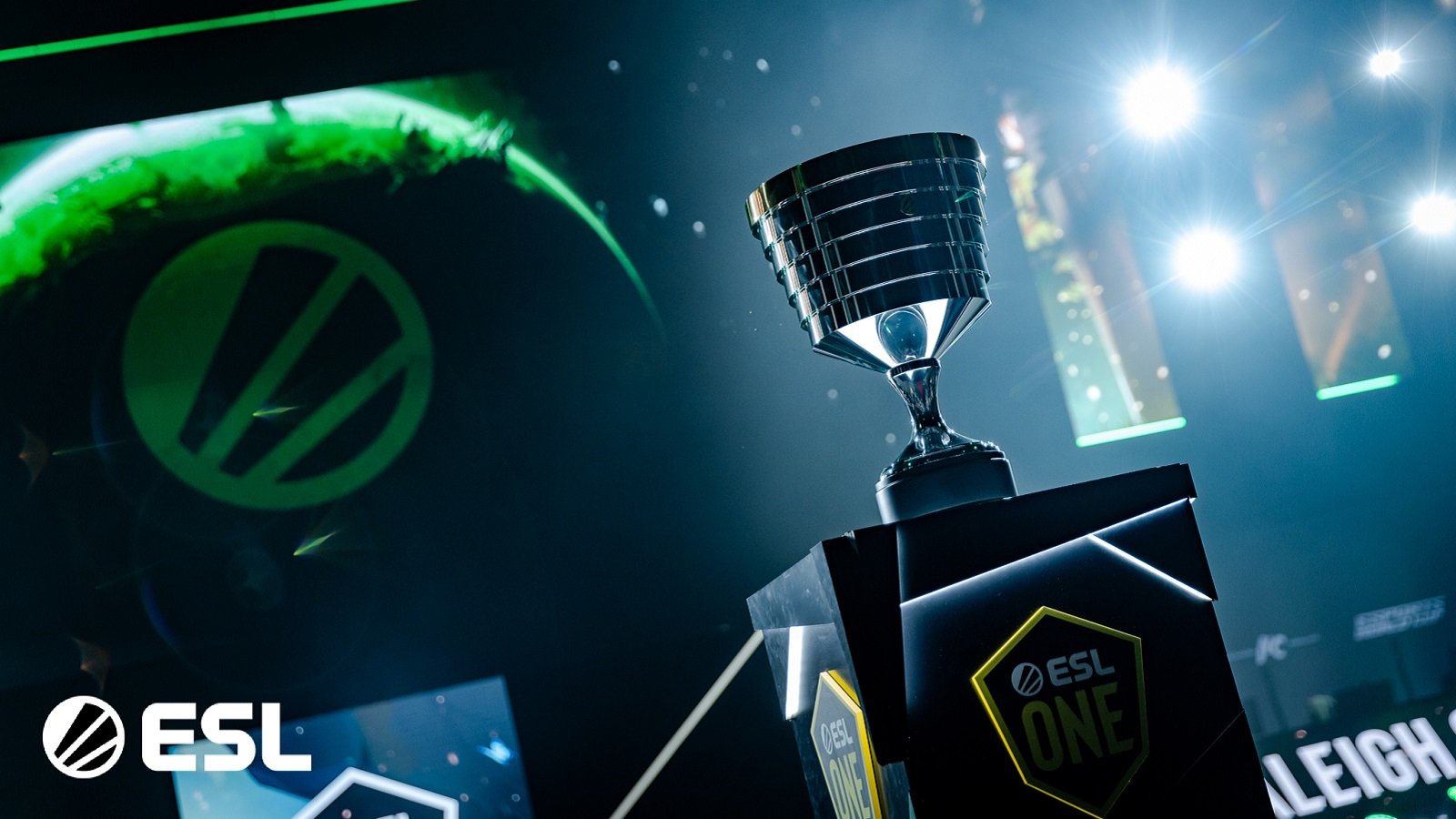 An image of the esl dreamleague trophy