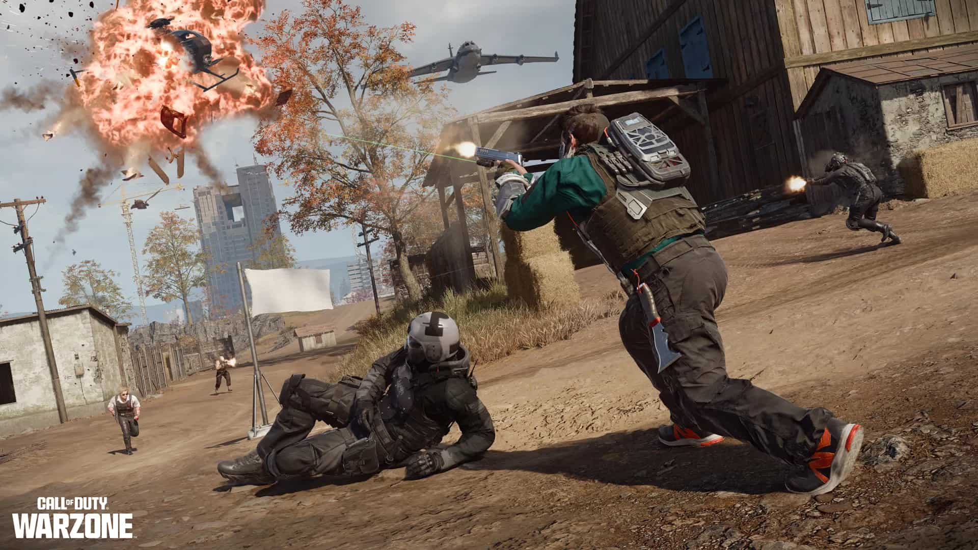 Operators fighting on Farmland in Warzone Clash mode.