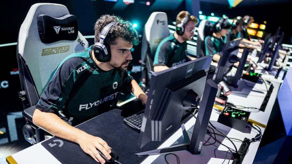 Picture showing Bwipo with other FlyQuest players in EWC 2025.