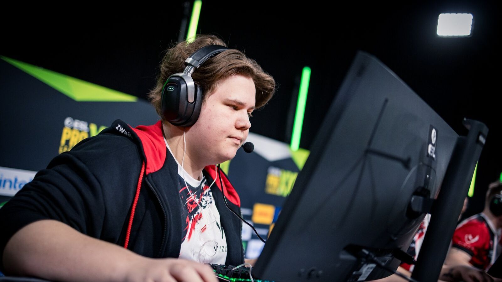Team Spirit signs up-and-comer zweih to replace magixx in CS2 roster