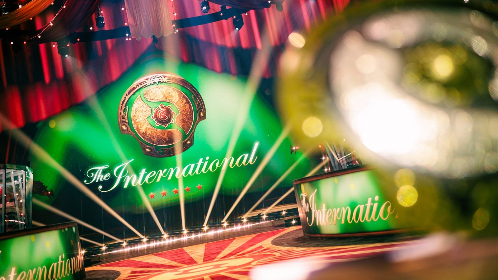 Photo featuring the stage of TI13.
