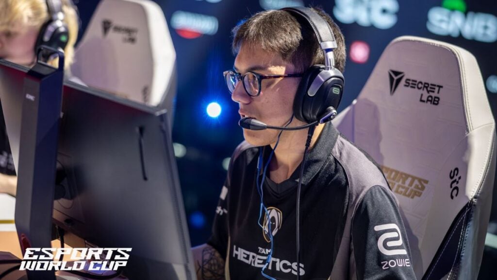 Wo0t from Team Heretics at EWC 2025
