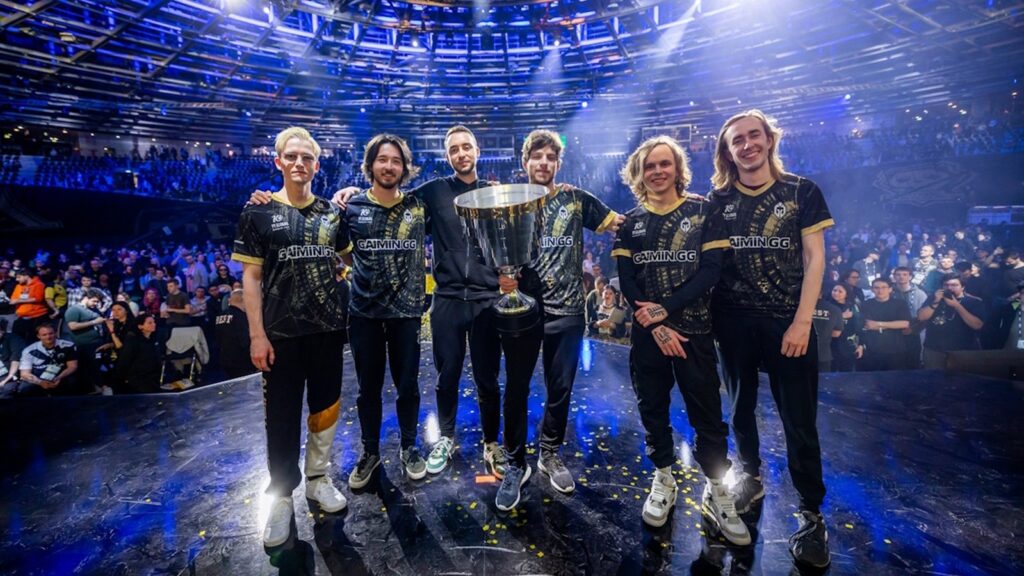 Photo of Gaimin Gladiators' Dota 2 roster.