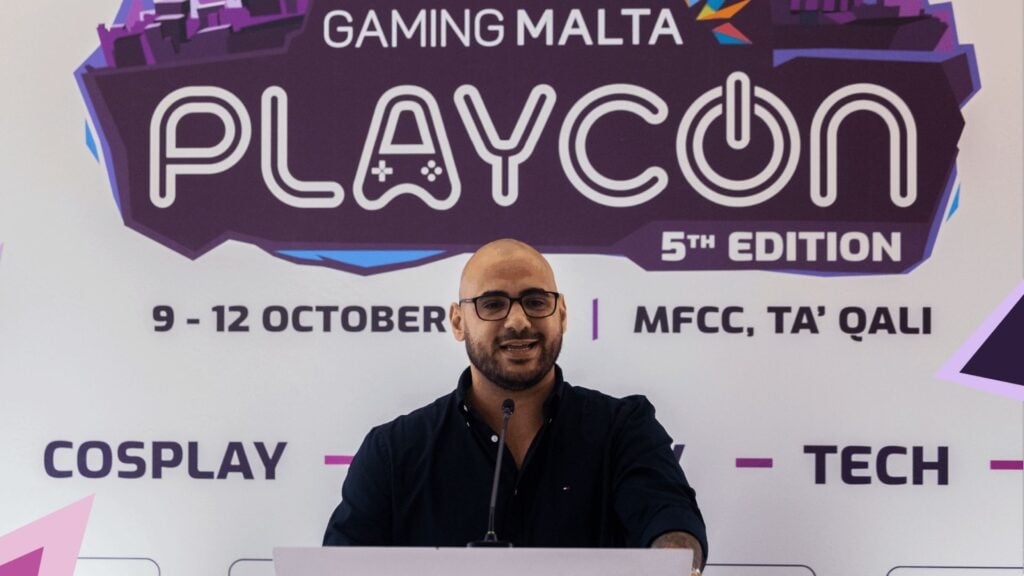 Kersten James Chircop hablando con el lanzamiento de Playcon 2025