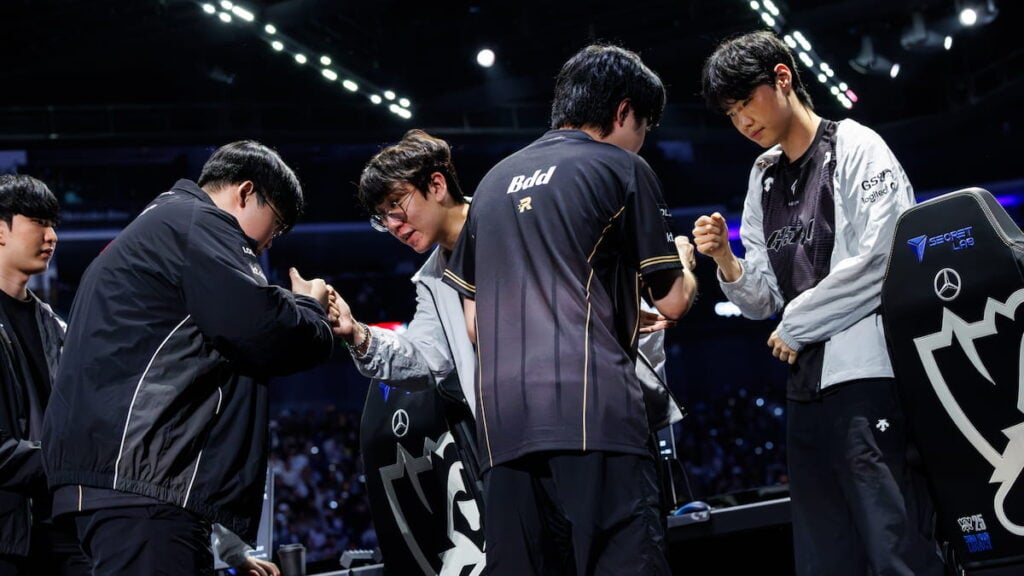 Gen.G Esports and KT Rolster react onstage at League of Legends Worlds 2025 Semifinal Stage on November 01, 2025 in Shanghai, China.