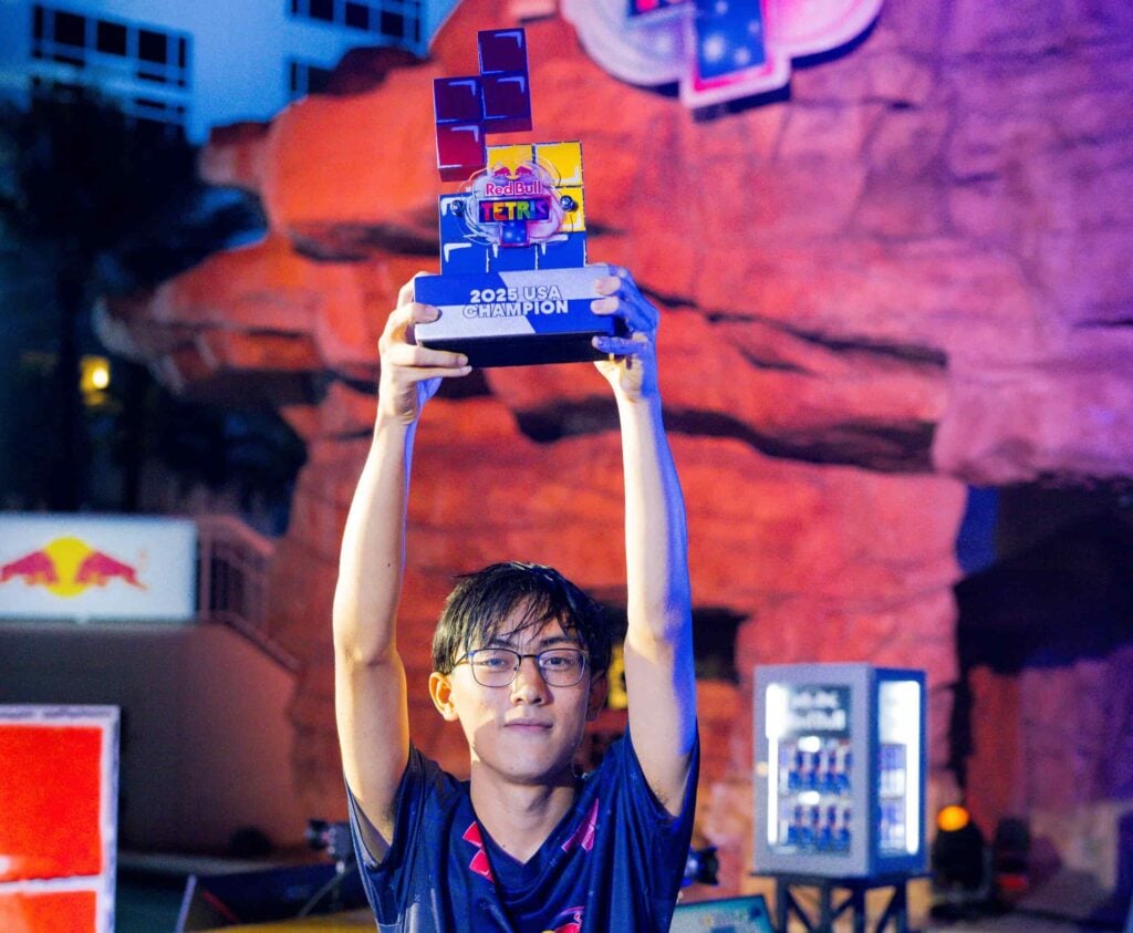 Coldless lifts his trophy after winning the Red Bull Tetris U.S. National Final
