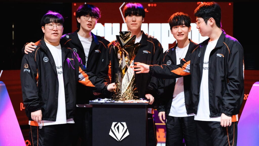 Hanwha Life Esports pose with the trophy after being titled first ever champions at First Stand Tournament 2025 Grand Finals on March 16, 2025 at LoL Park in Seoul, Korea.