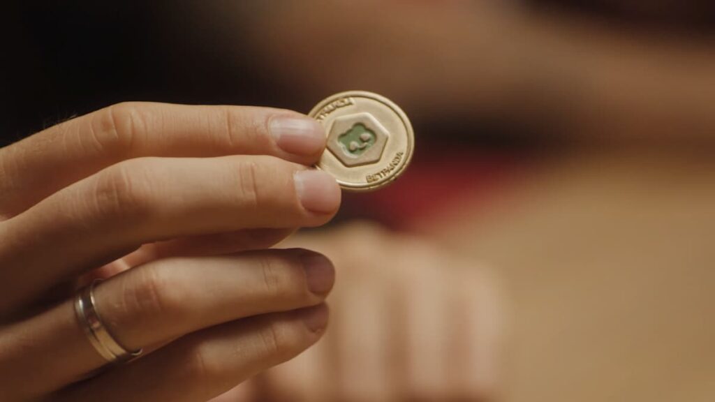 G2 player fidgeting with Betpanda coin