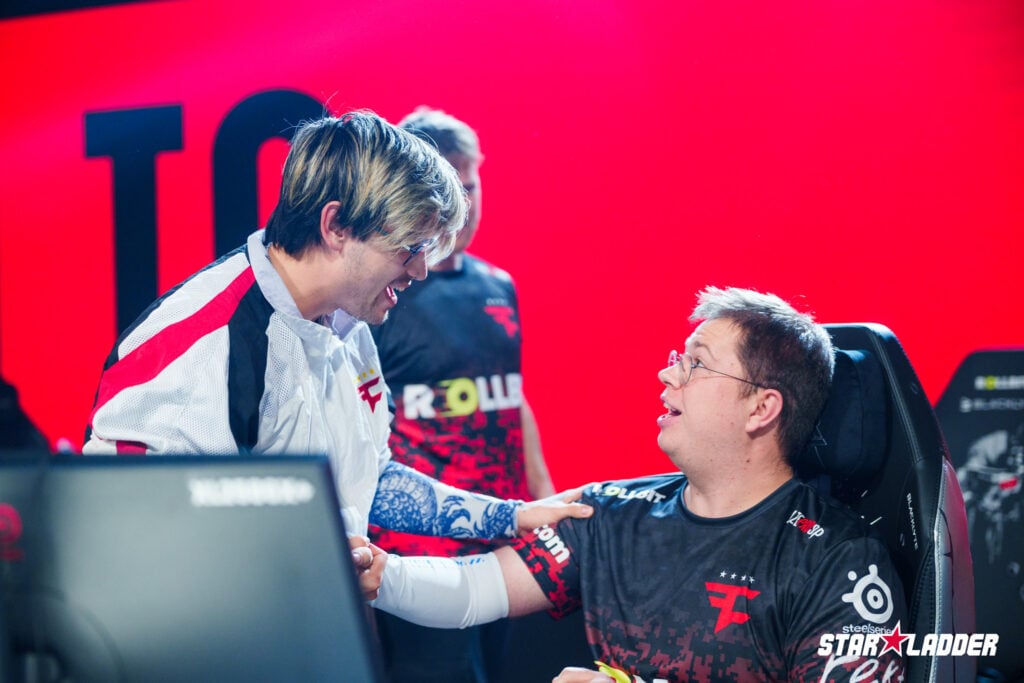 Twistzz and karrigan celebrate a win