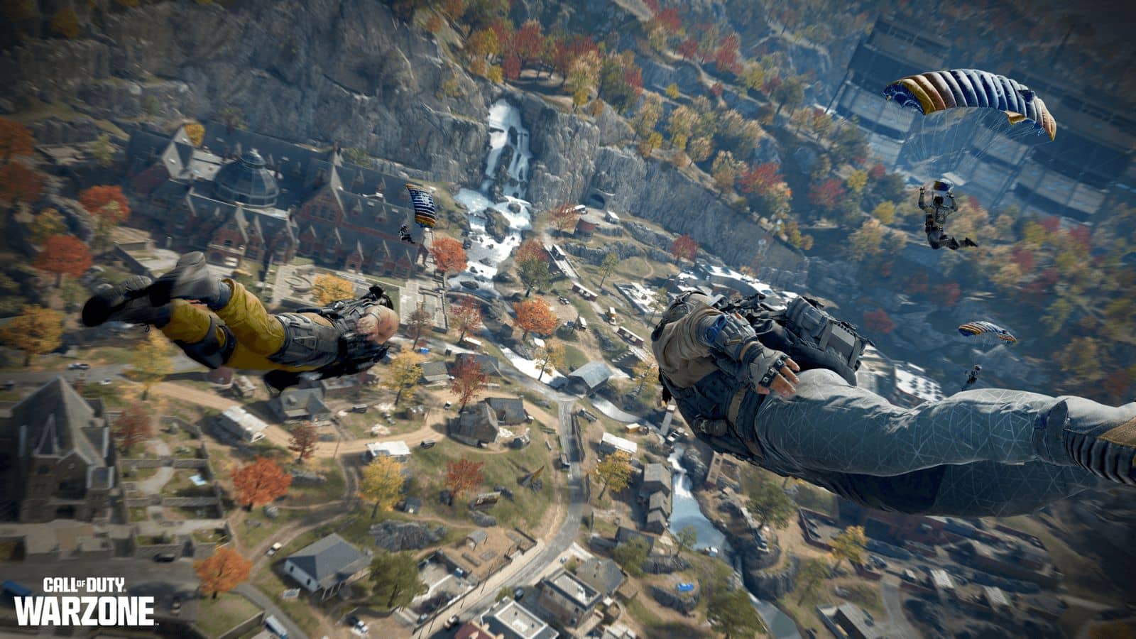 Operators deploying into Haven's Hollow in Warzone