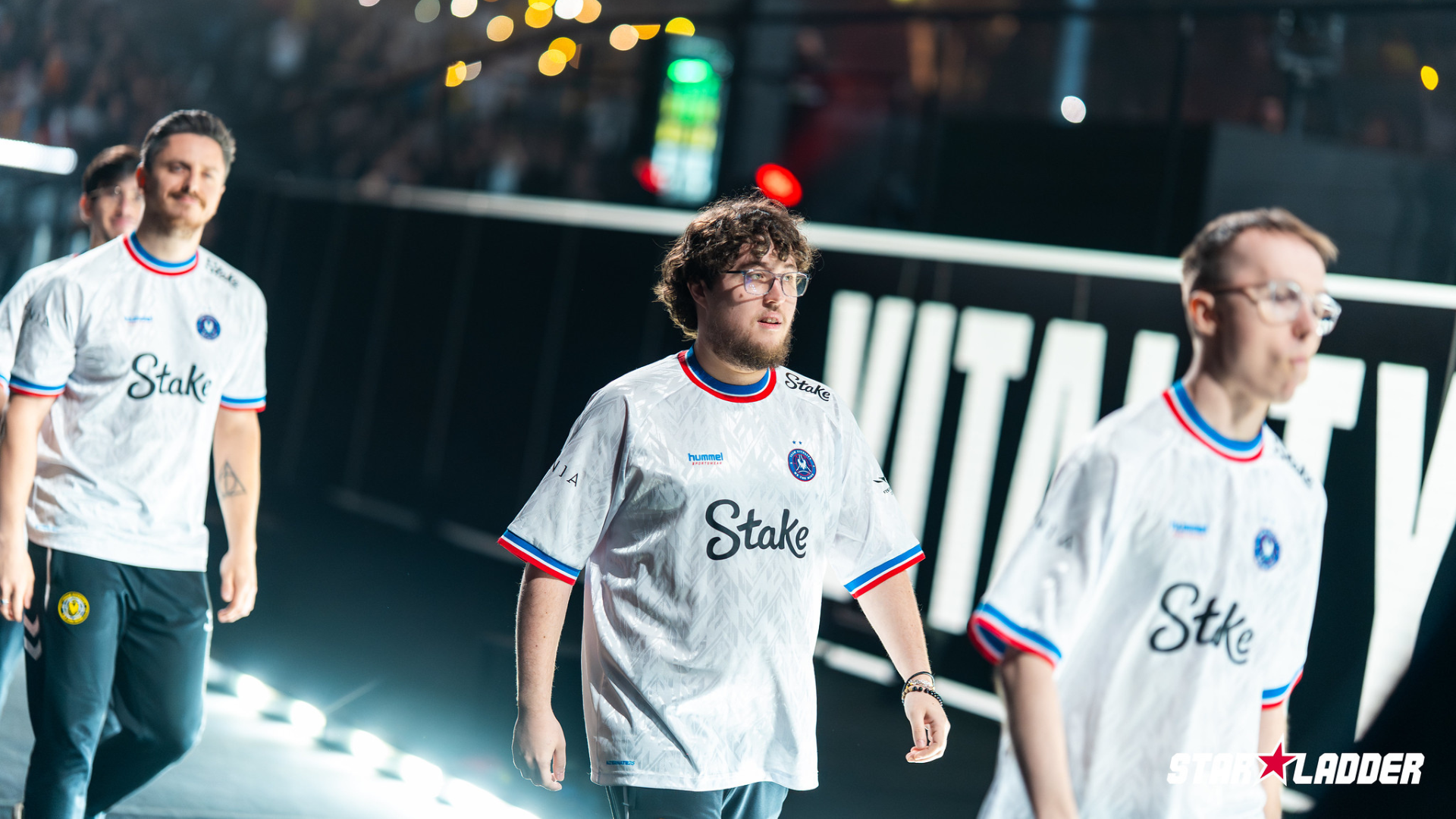 ZywOo and ropz walk into the Budapest Major arena