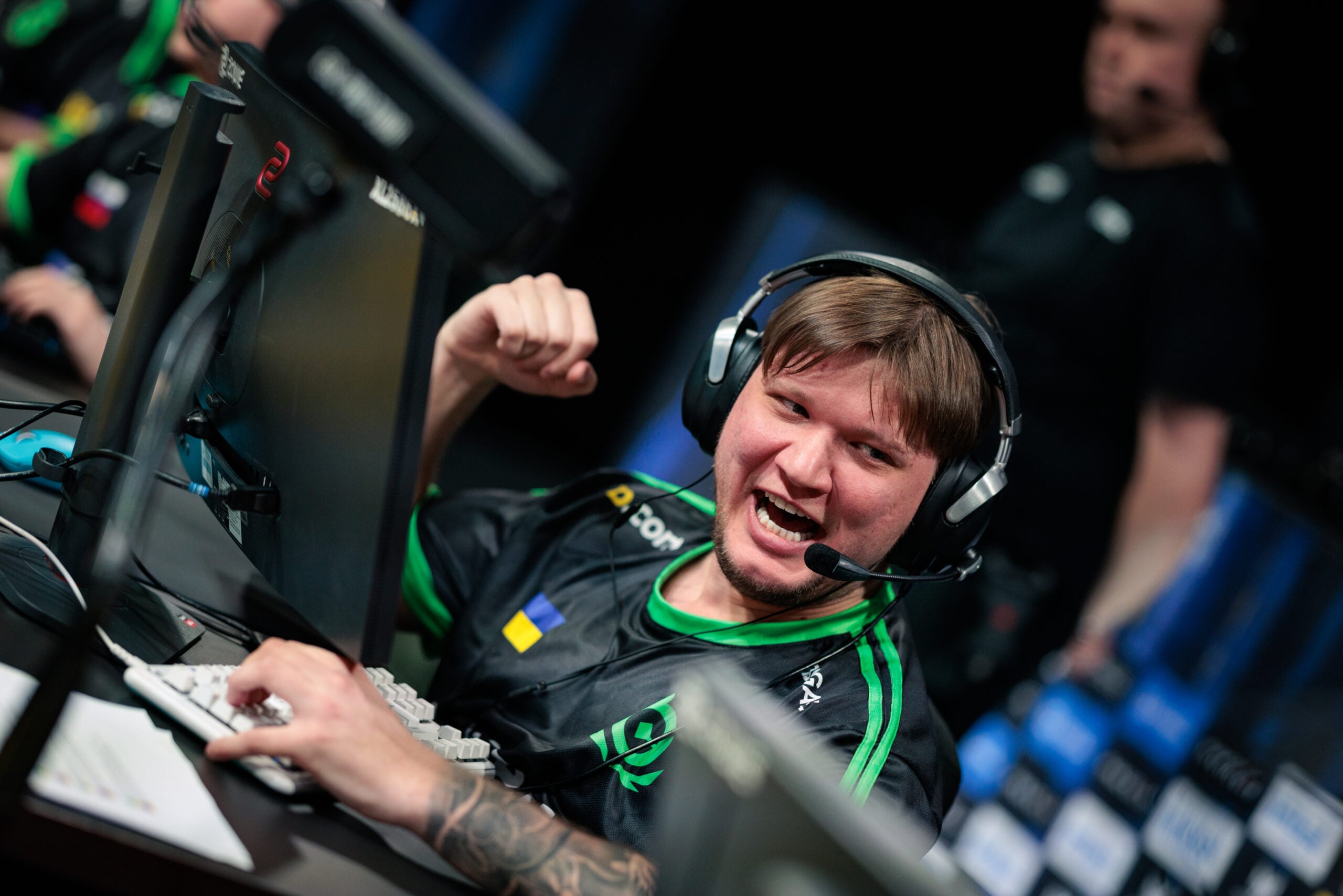 s1mple celebrates a round win with BC.Game