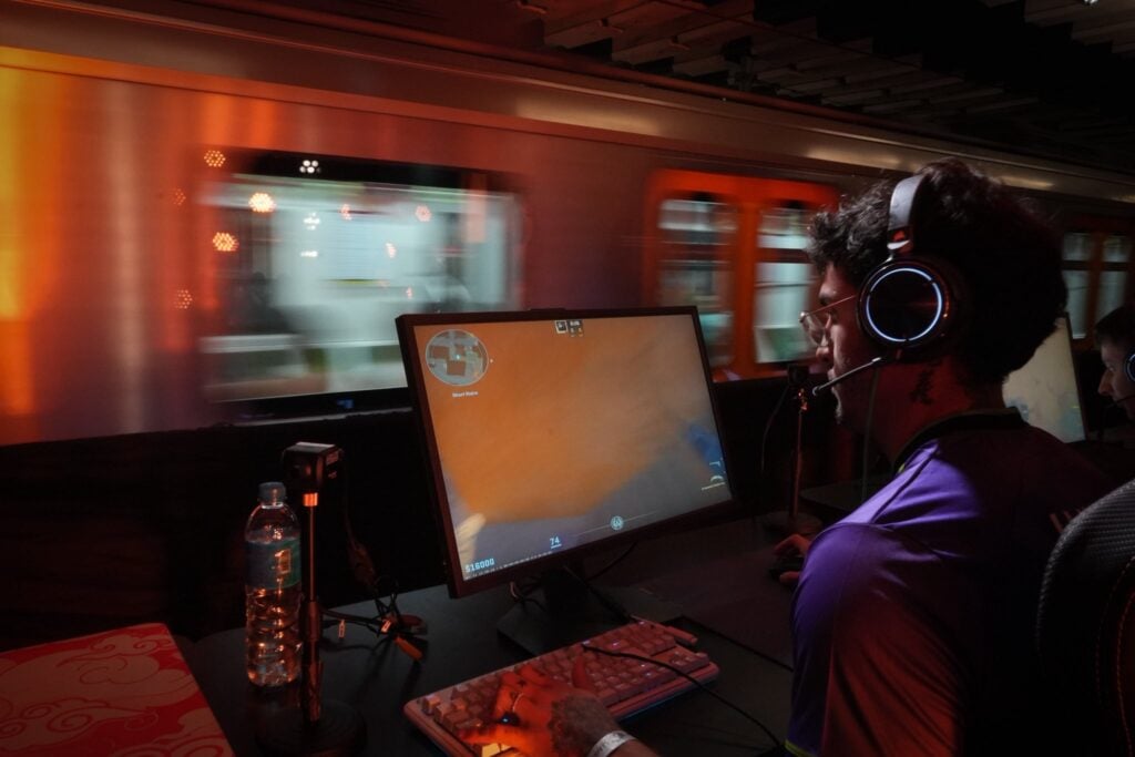 FiReLEAGUE event in a subway