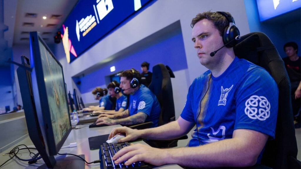 AdmiralBulldog playing for Vikings at Games of the Future Dota 2
