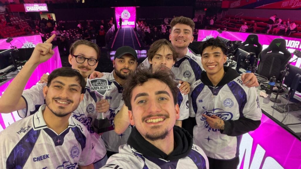 Paris Gentle Mates holding their trophy after winning the CDL 2026 Major 1