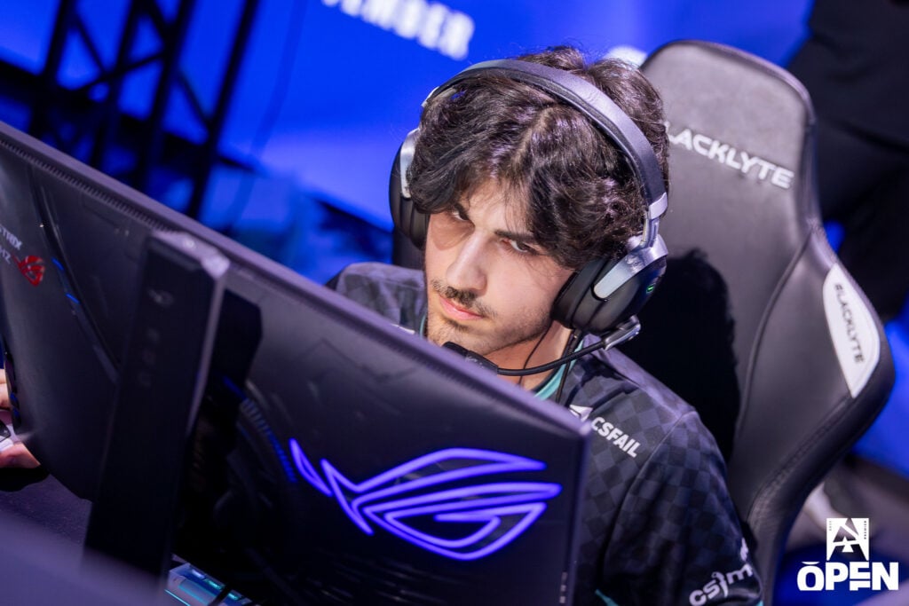 wicadia демонстрировал сильную игру на Anubis, сохраняя шансы Aurora